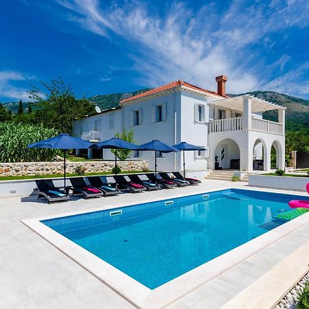 5 Bedroom Cozy Home In Gruda Exterior foto
