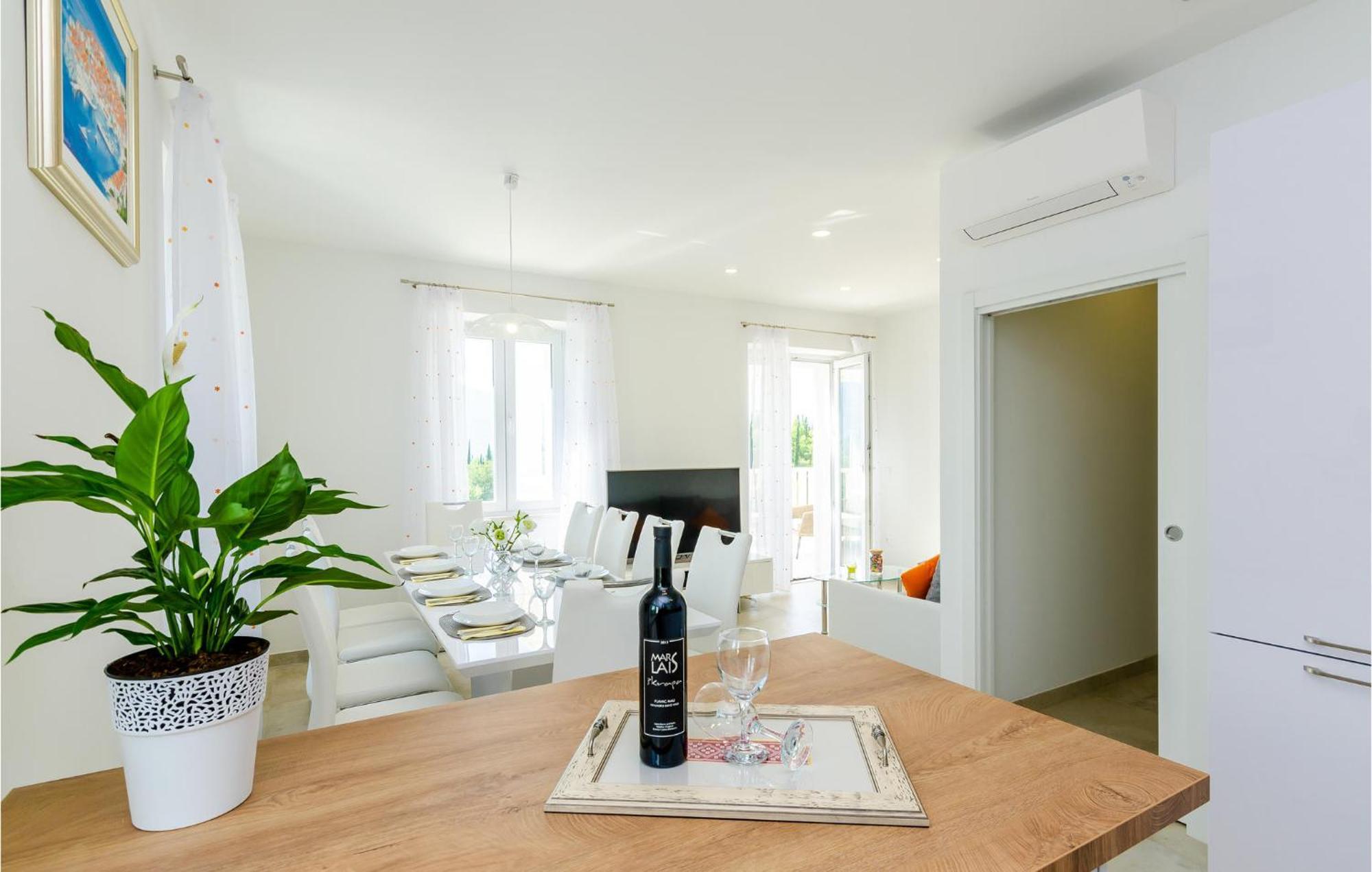 5 Bedroom Cozy Home In Gruda Exterior foto