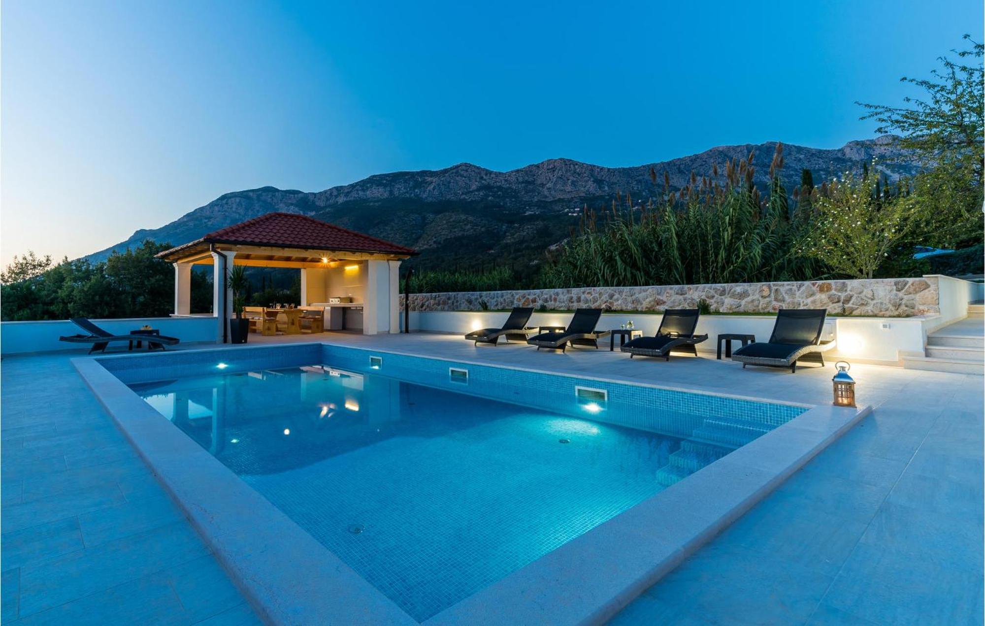 5 Bedroom Cozy Home In Gruda Exterior foto