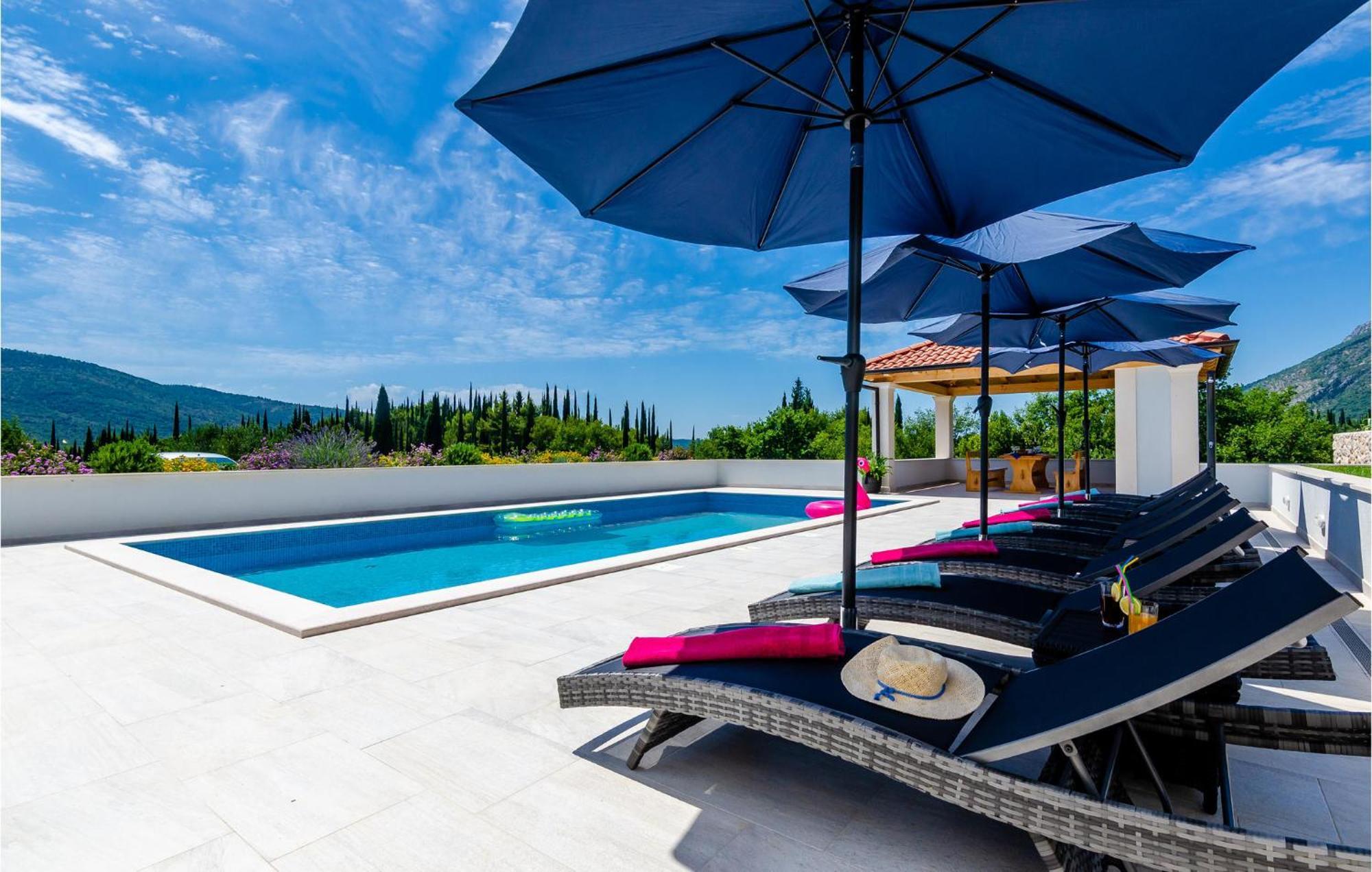 5 Bedroom Cozy Home In Gruda Exterior foto