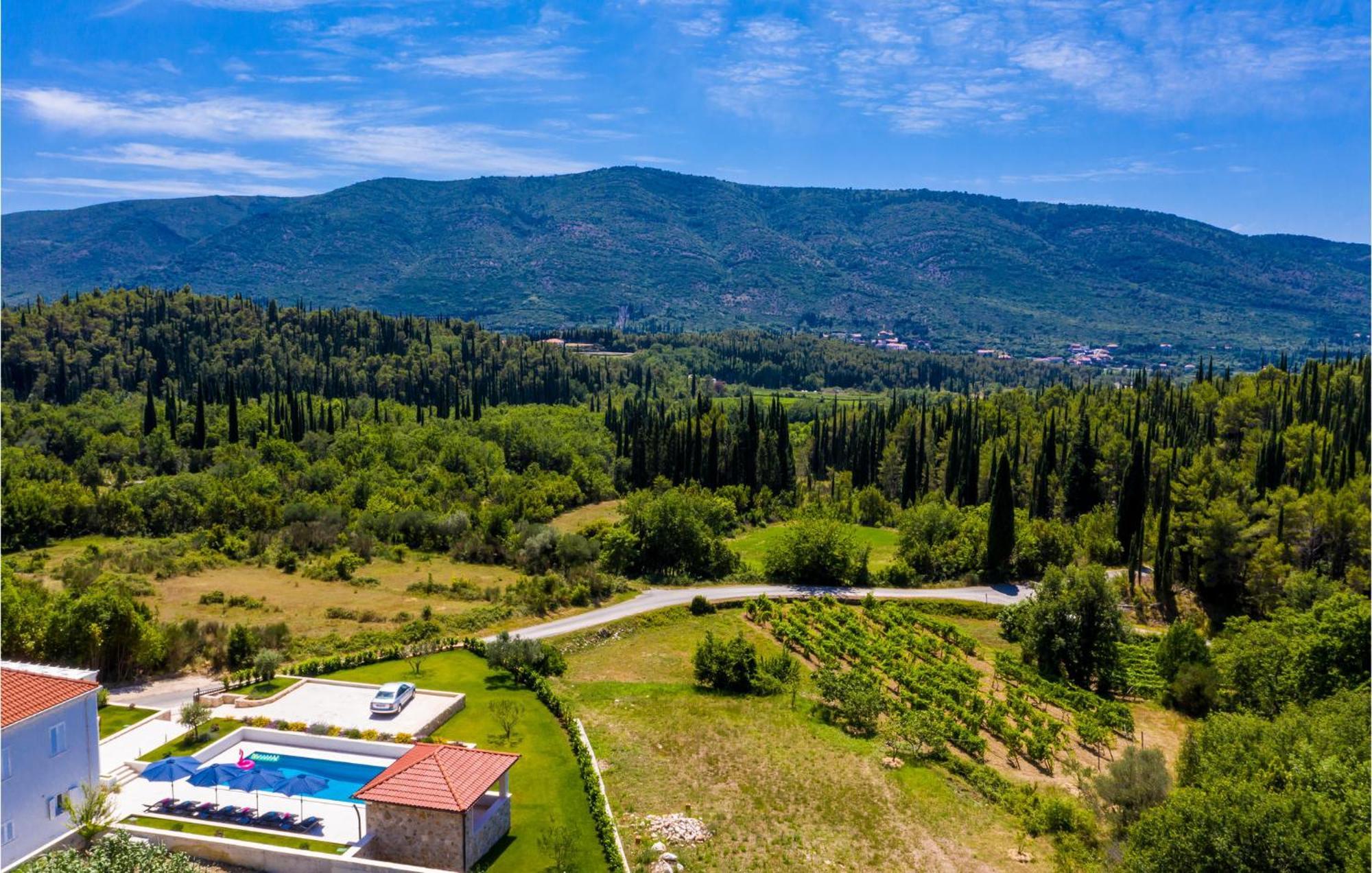 5 Bedroom Cozy Home In Gruda Exterior foto