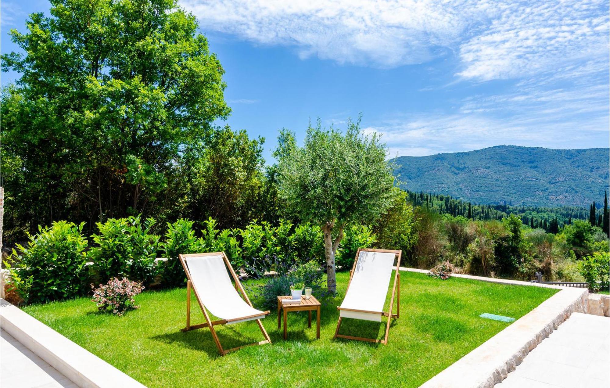 5 Bedroom Cozy Home In Gruda Exterior foto