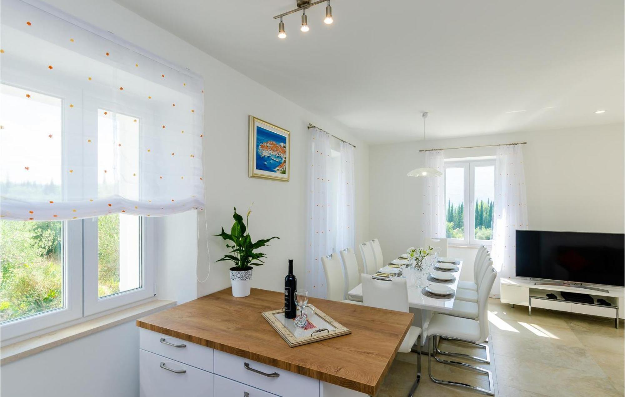 5 Bedroom Cozy Home In Gruda Exterior foto