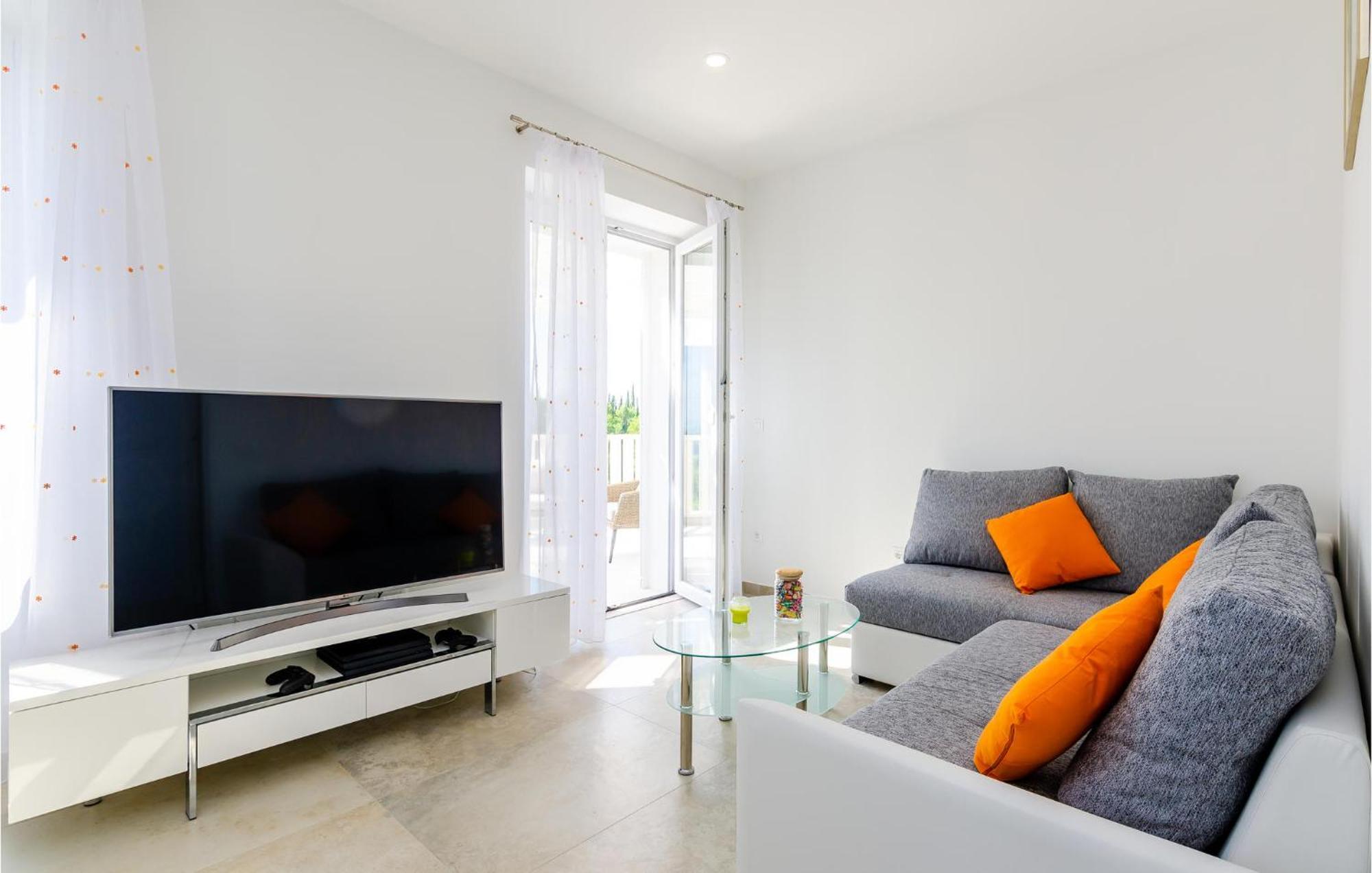 5 Bedroom Cozy Home In Gruda Exterior foto
