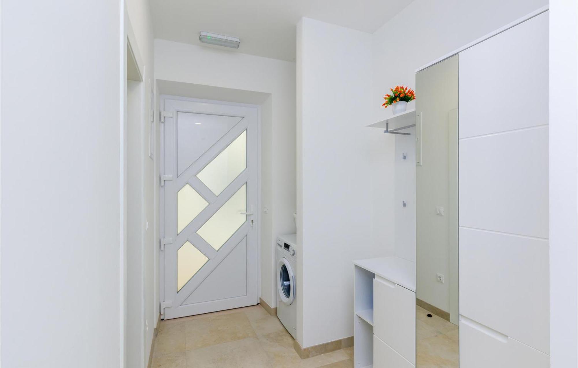 5 Bedroom Cozy Home In Gruda Exterior foto